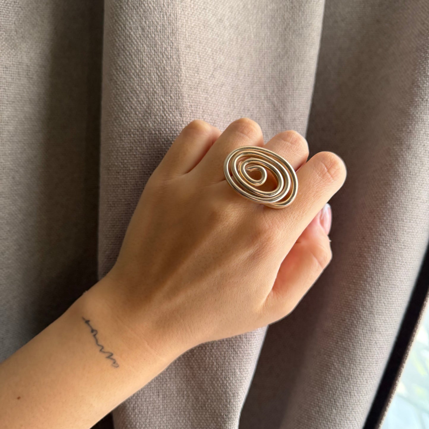 ANILLO DORADO ÓVALO