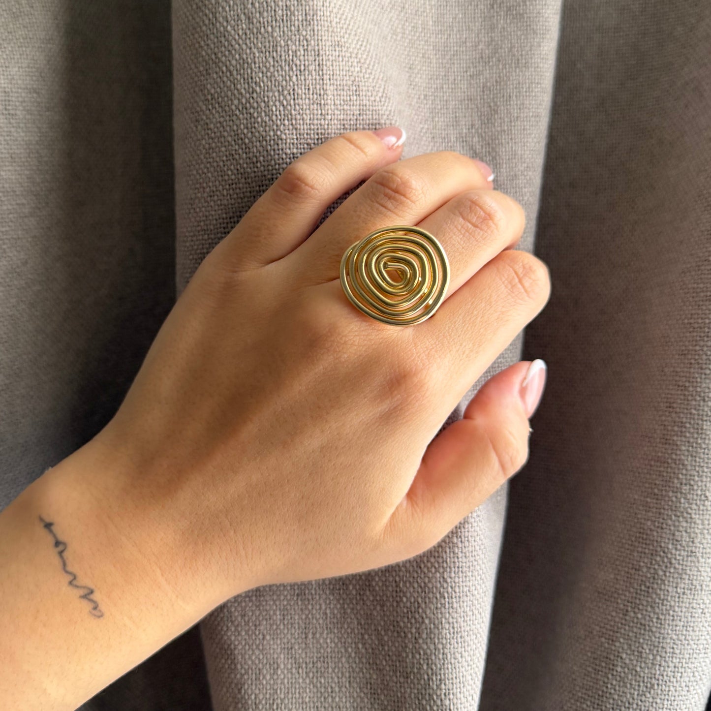 ANILLO DORADO ESPIRAL M