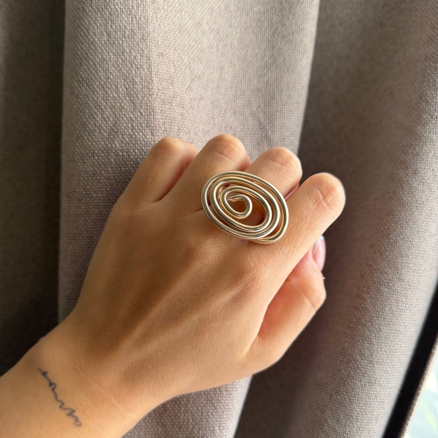 ANILLO DORADO ÓVALO