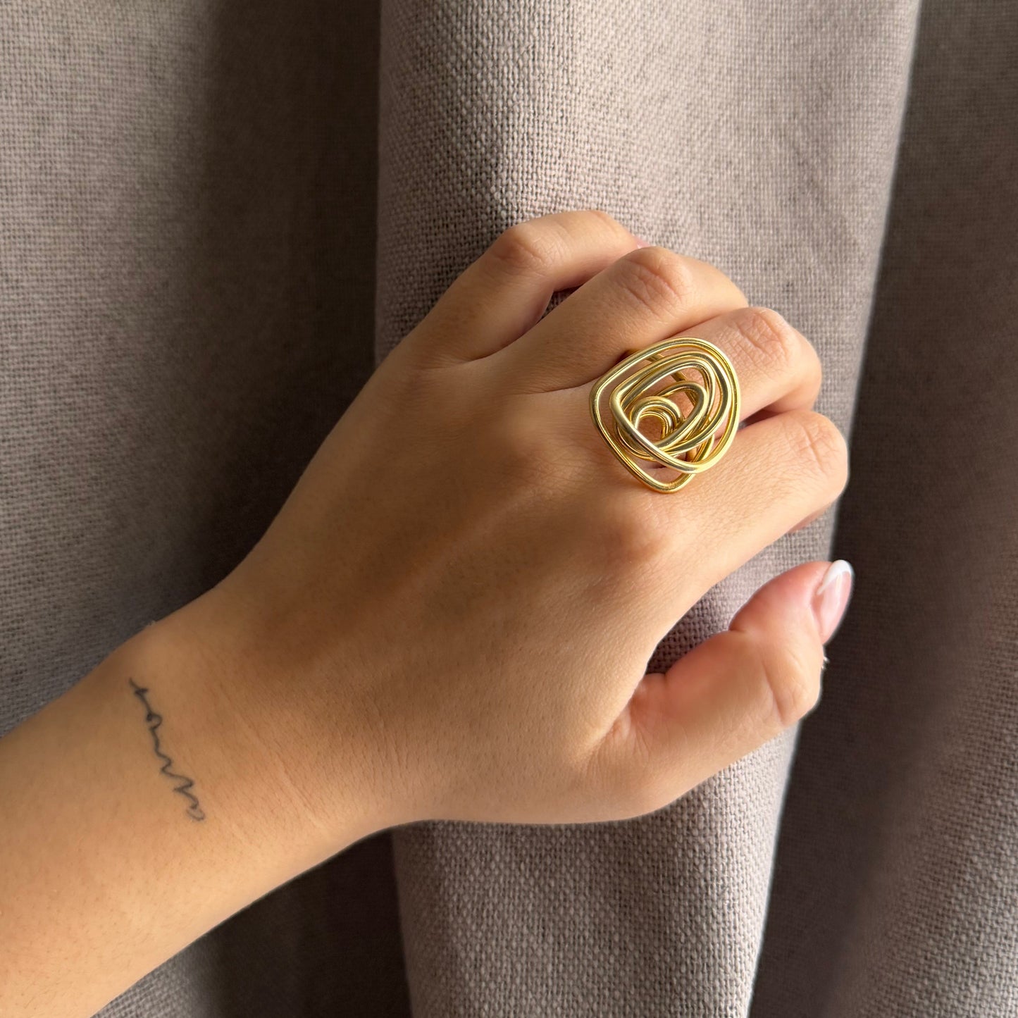 ANILLO DORADO ESPIRAL