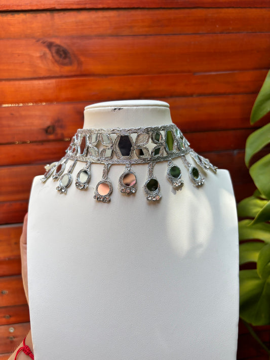 CHOKER THAIS