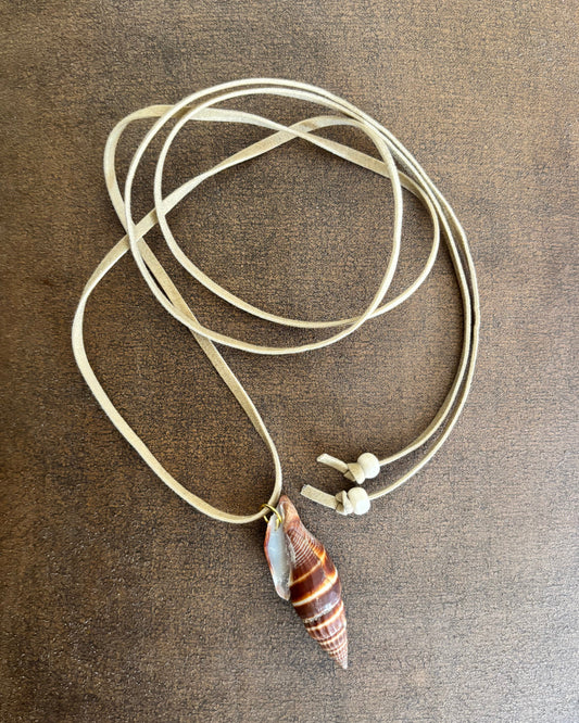 COLLAR GAMUZA TURRITELLA