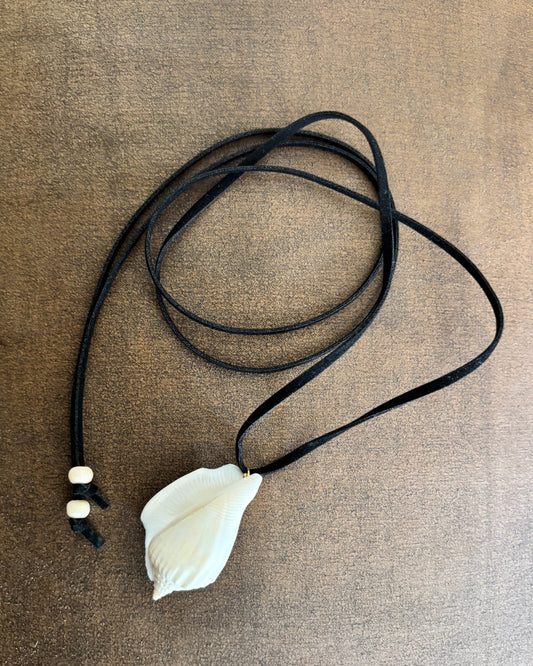 COLLAR GAMUZA STROMBUS